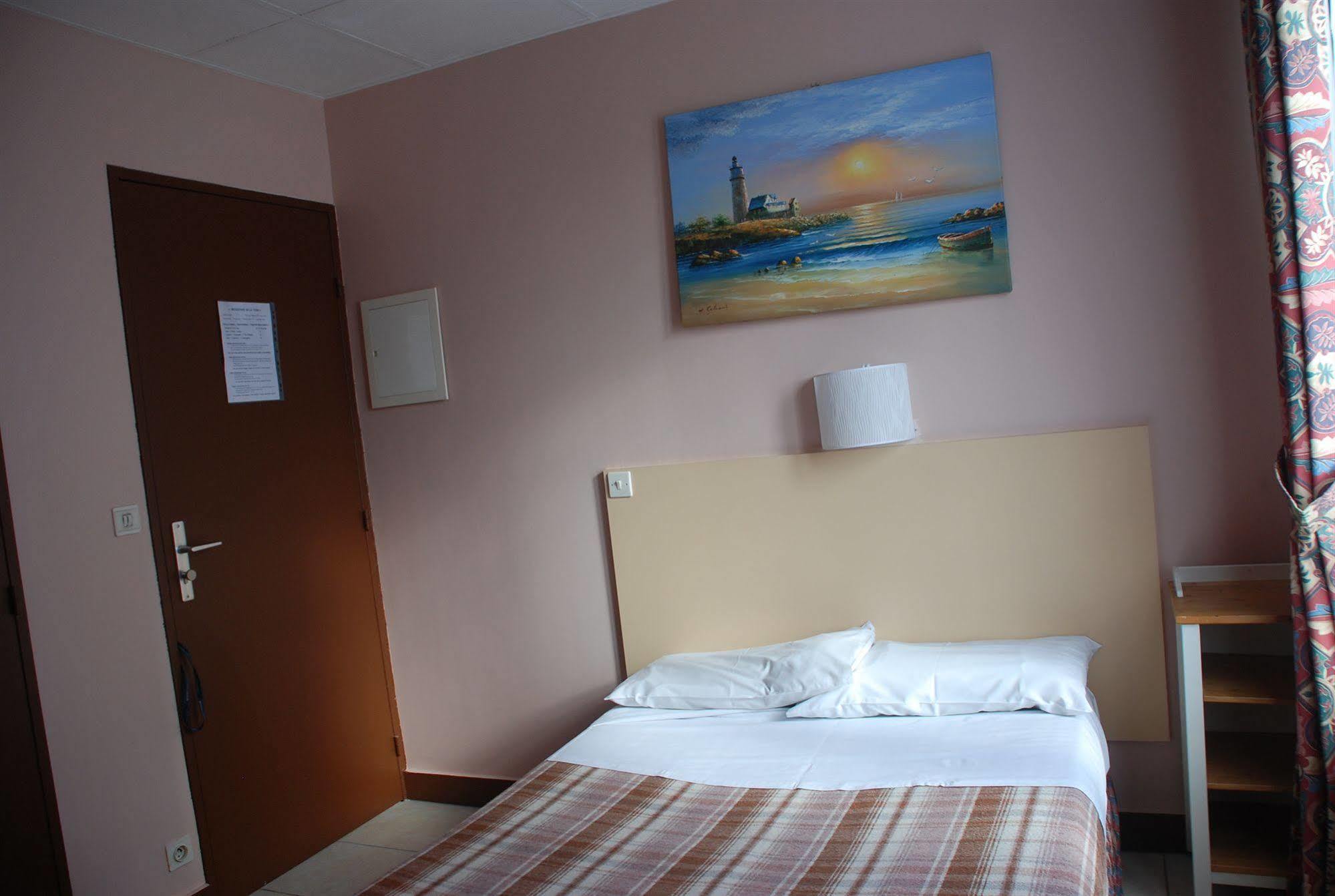 De La Tour Paris-malakoff Hotel 2*